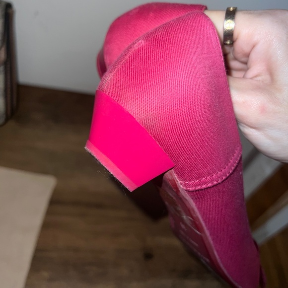 Burberry  Heels - Picture 3 of 6